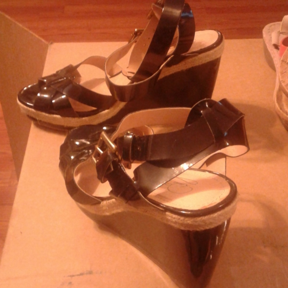 Shoes - Picture 2 of 3